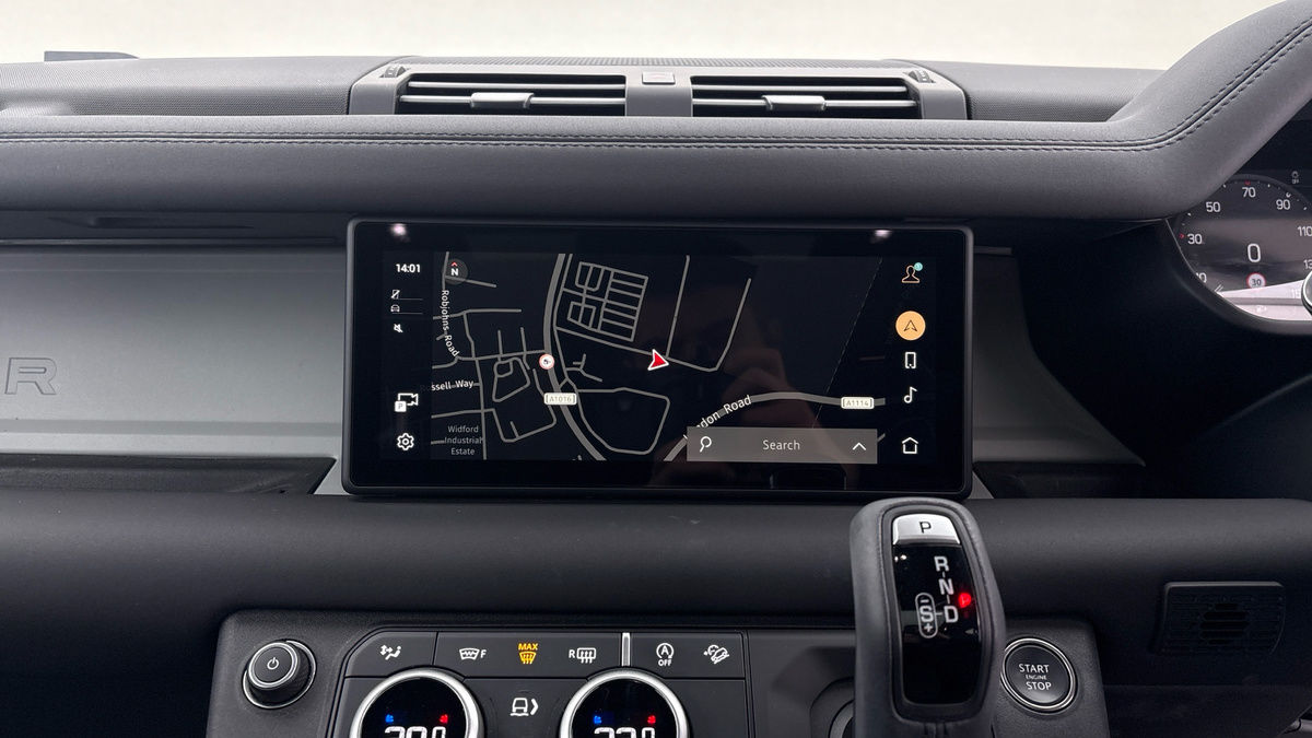 Land Rover Defender 110 Urban Image 17