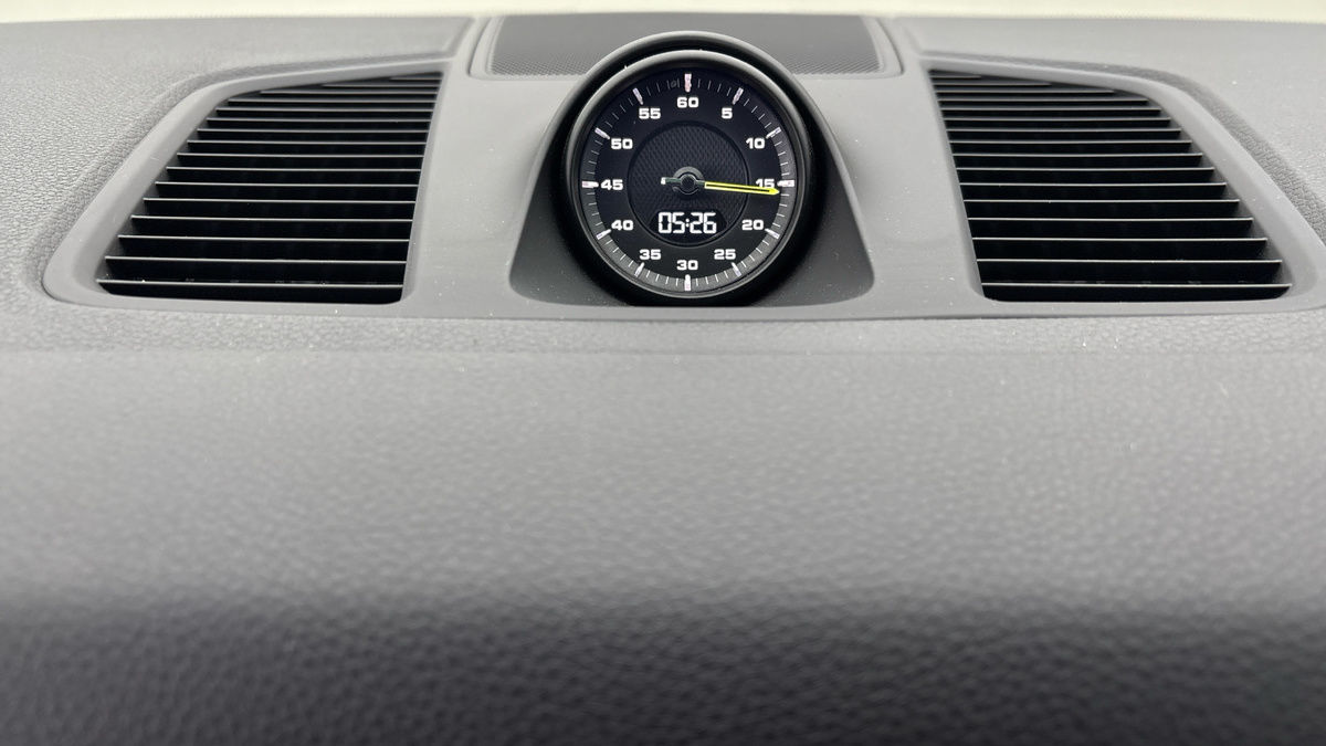 Porsche Cayenne Image 26