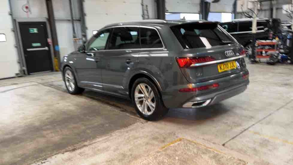 More views of Audi Q7