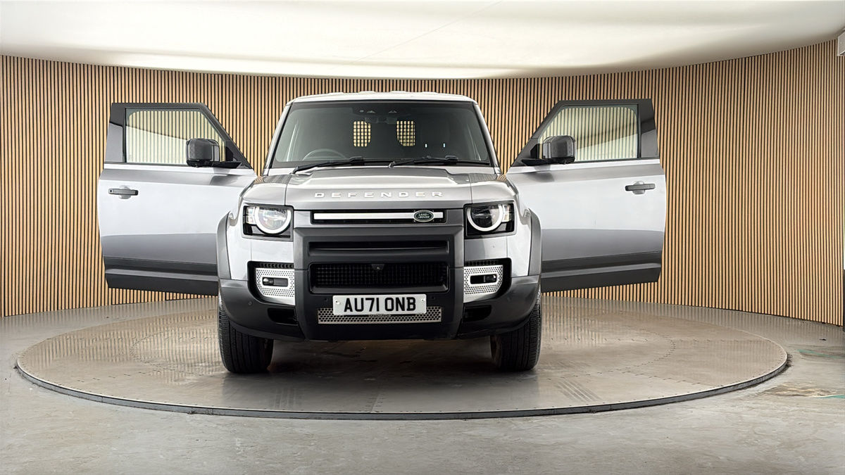 More views of Land Rover Defender 90