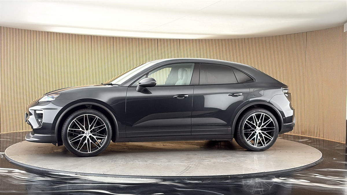 More views of Porsche Macan