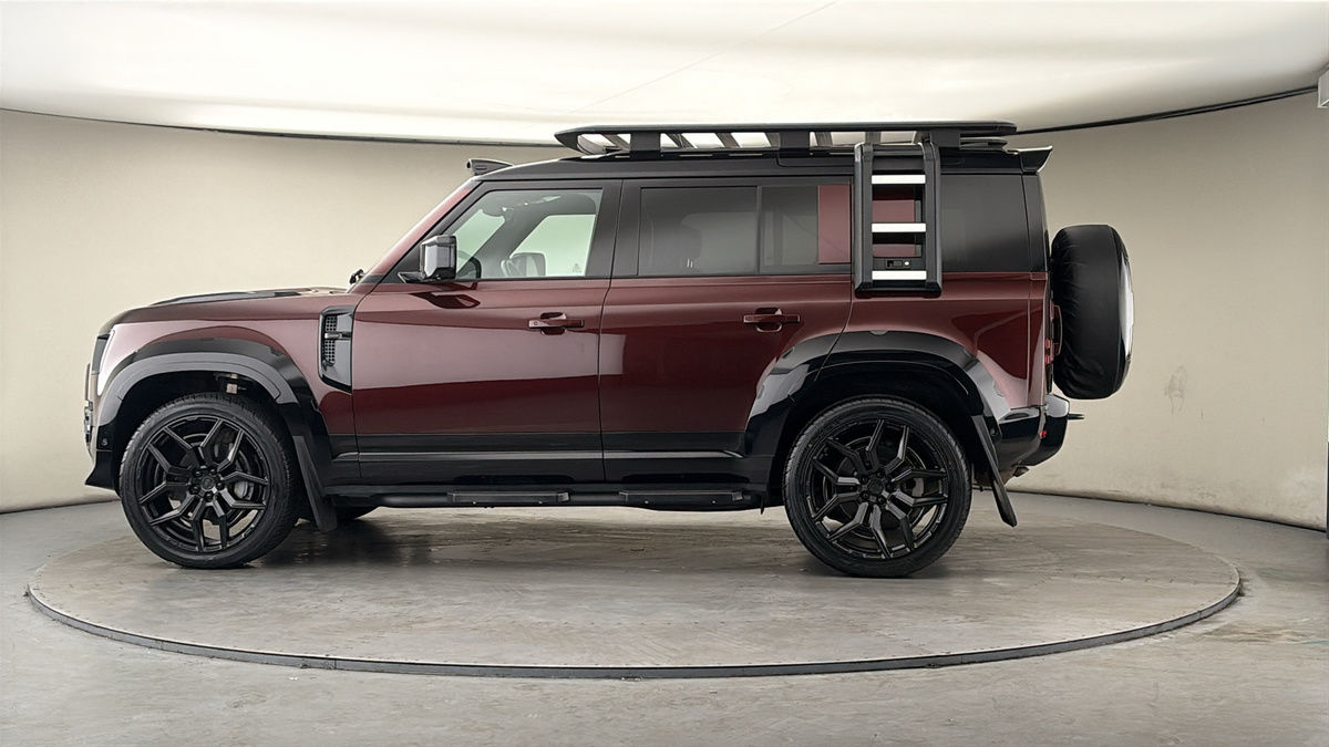 More views of Land Rover Defender 110