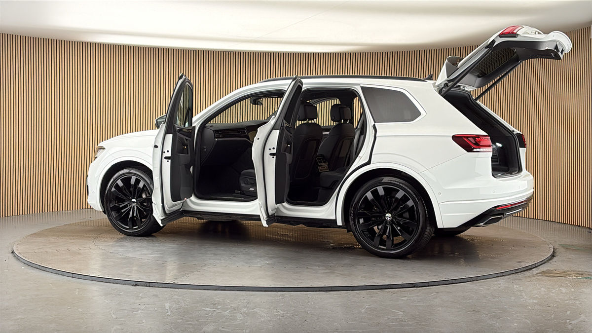 More views of Volkswagen Touareg