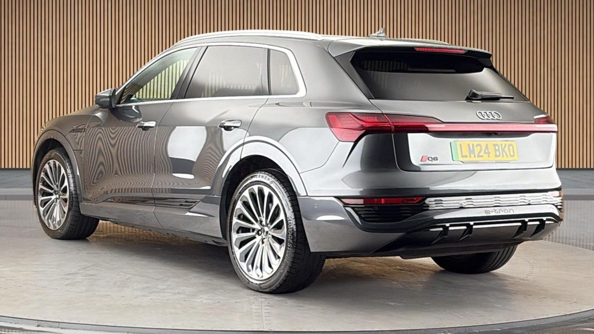 Audi Q8 e-tron Image 2