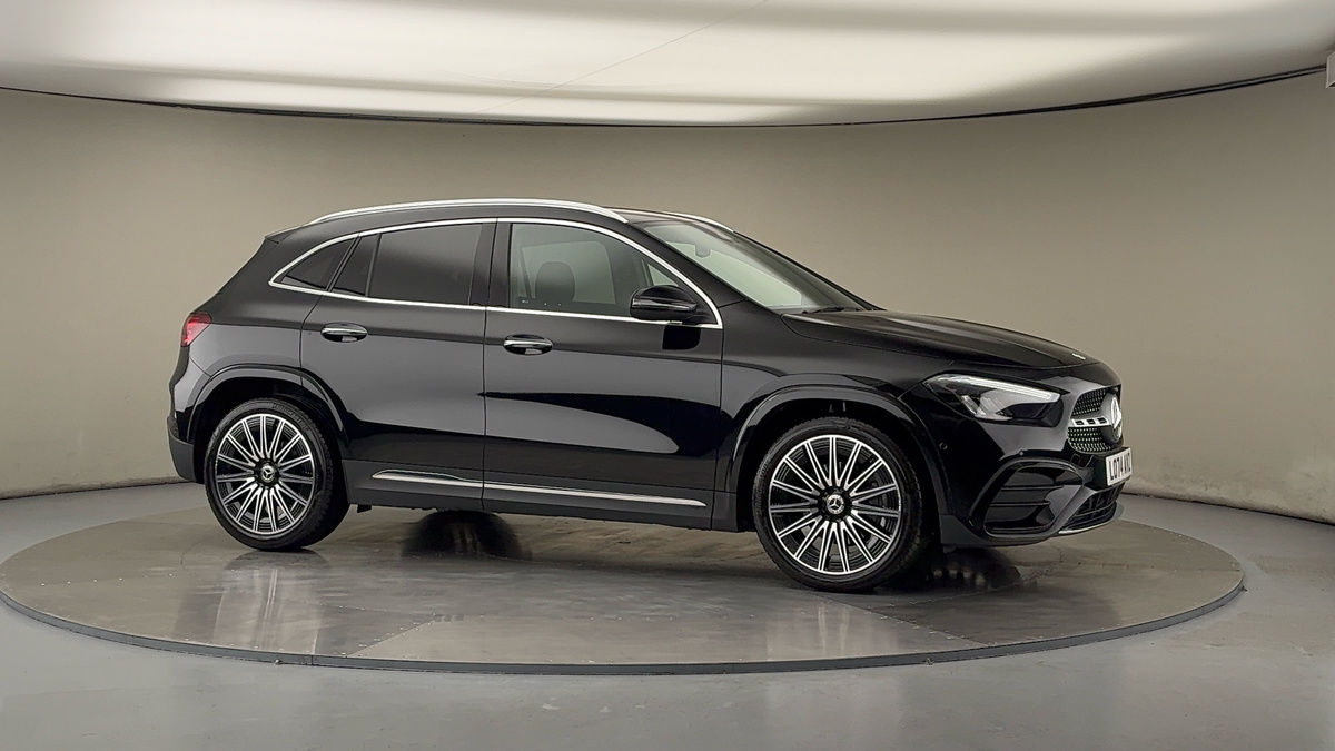 More views of Mercedes-Benz GLA