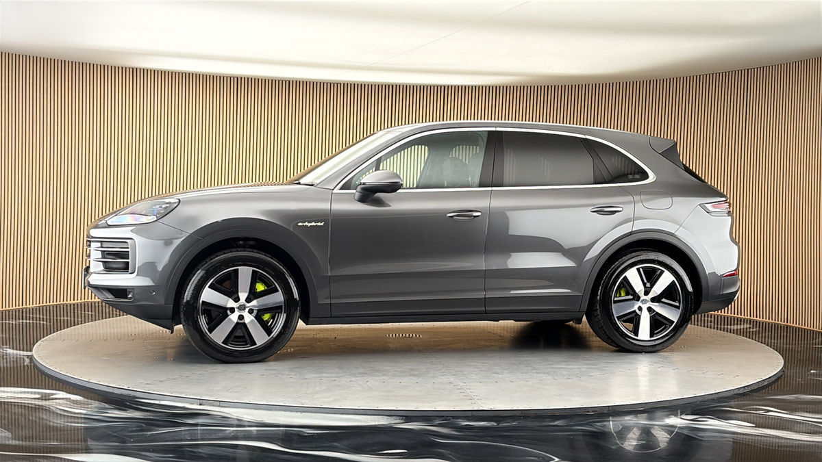 More views of Porsche Cayenne