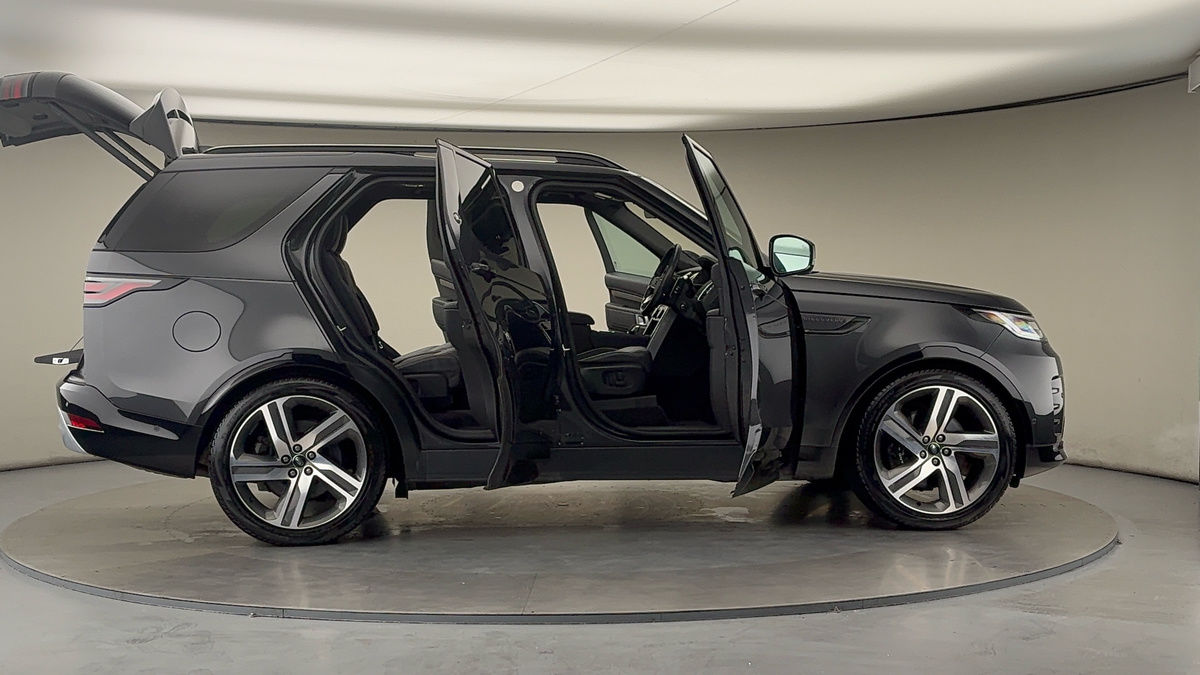 More views of Land Rover Discovery