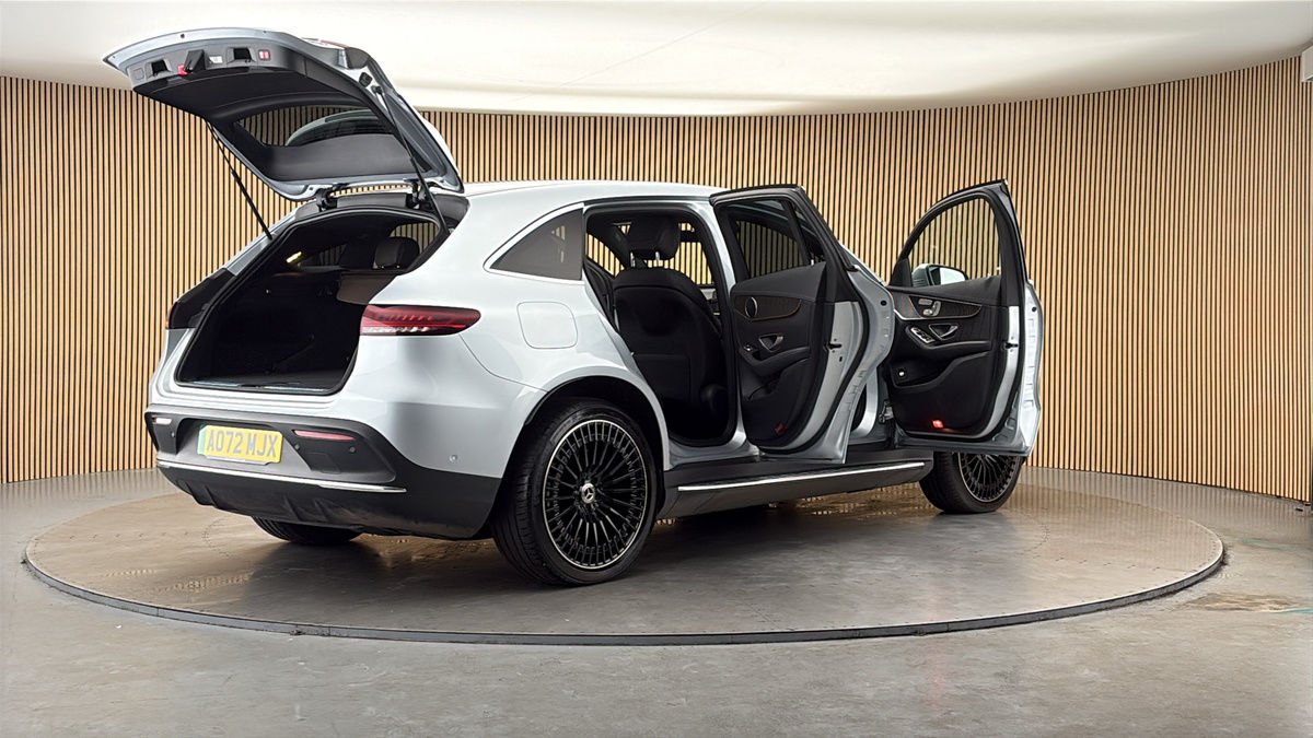 More views of Mercedes-Benz EQC