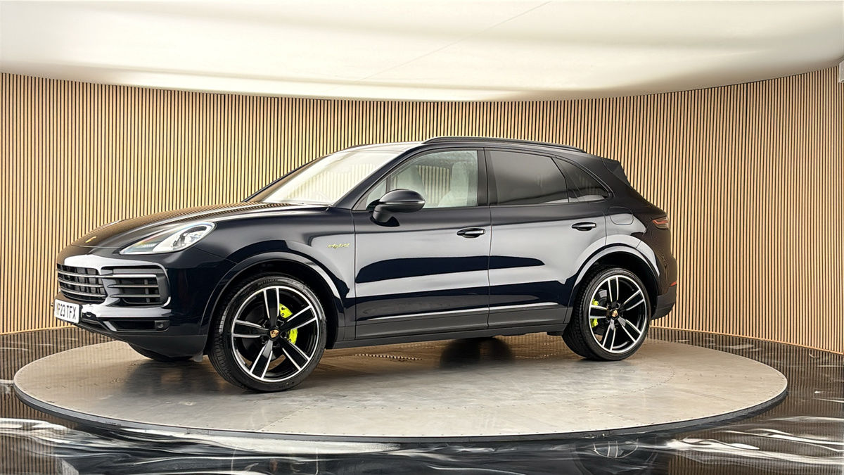 More views of Porsche Cayenne