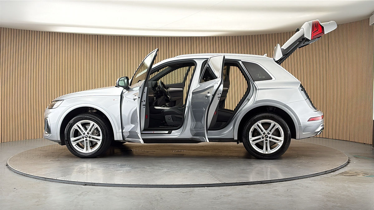 More views of Audi Q5