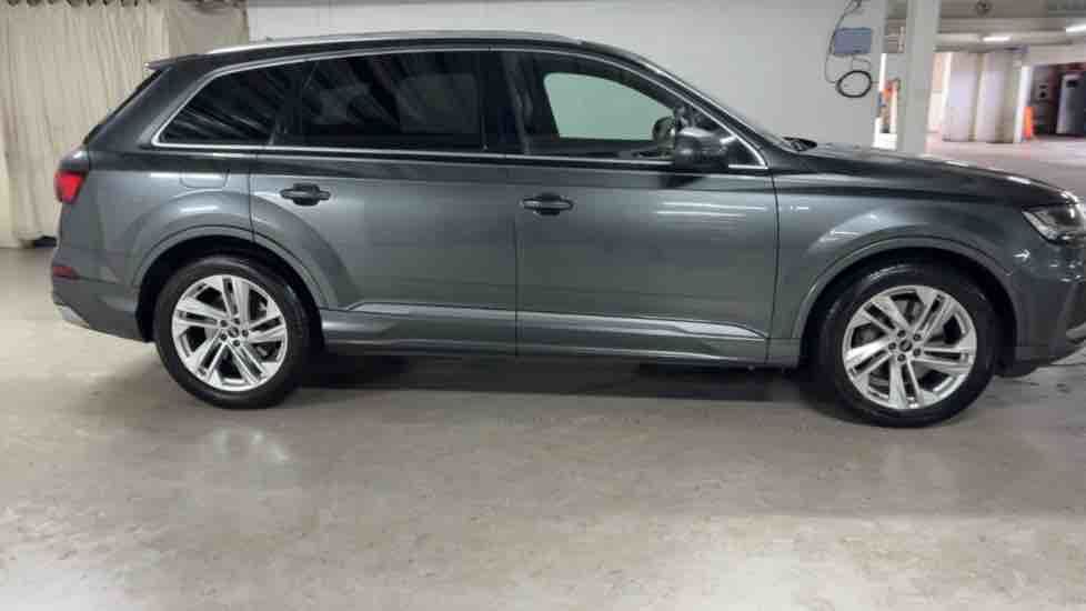 More views of Audi Q7