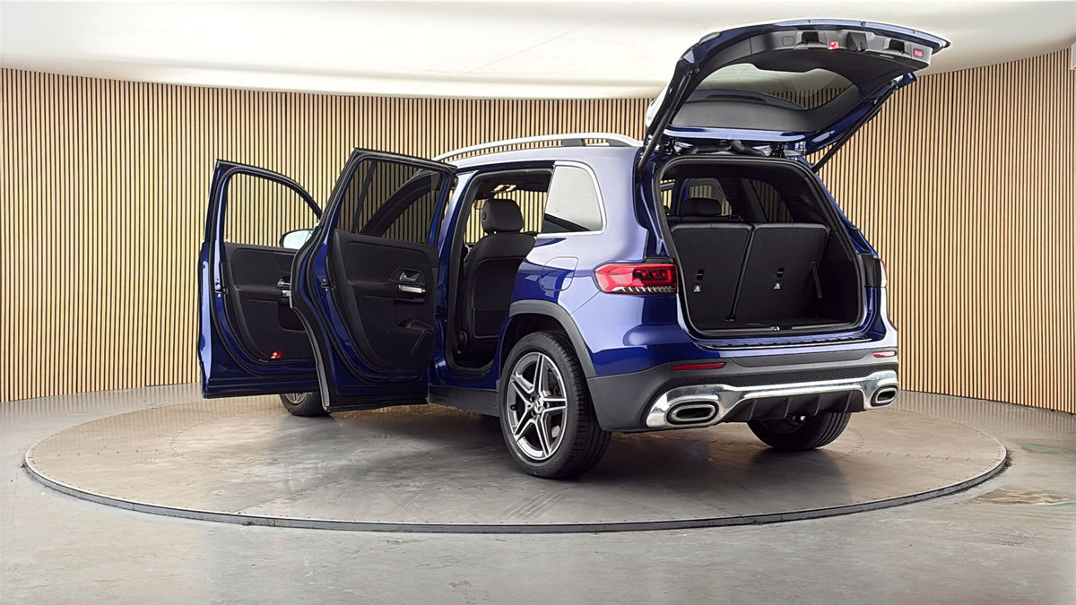 Mercedes-Benz GLB Image 23