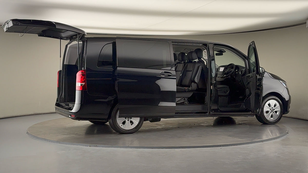 More views of Mercedes-Benz Vito