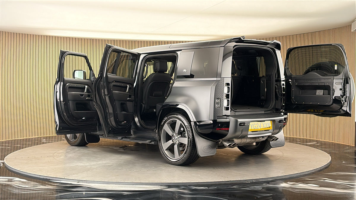 More views of Land Rover Defender 110