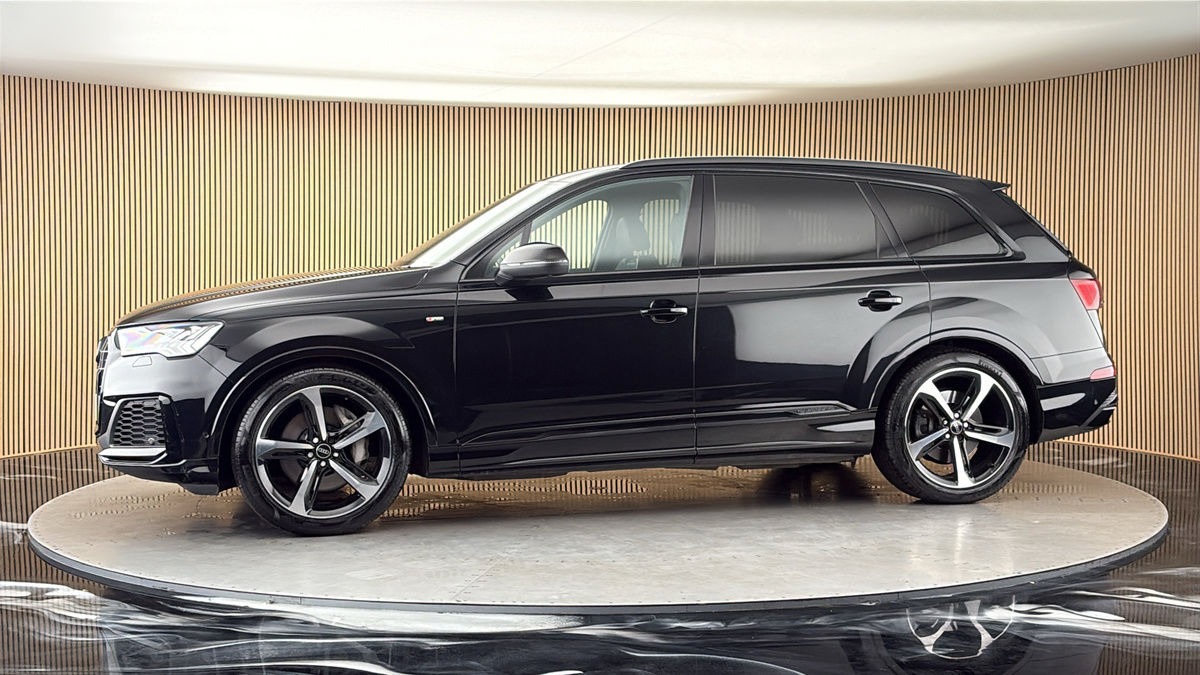 More views of Audi Q7