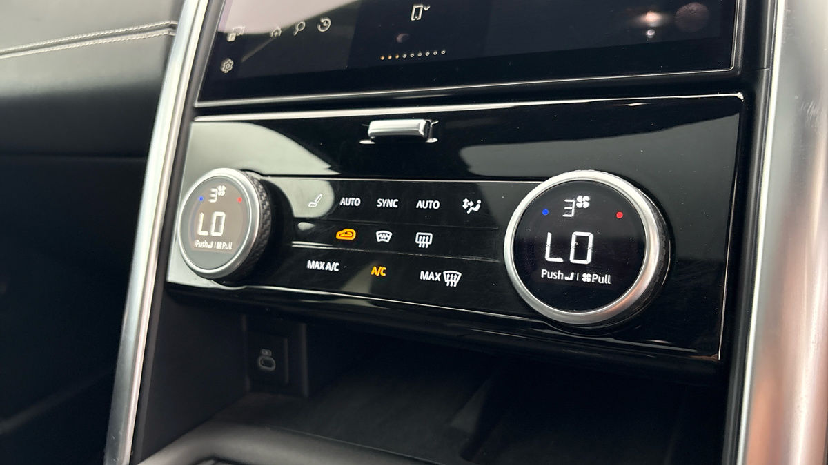 Land Rover Discovery Image 30