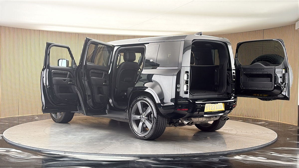 More views of Land Rover Defender 110