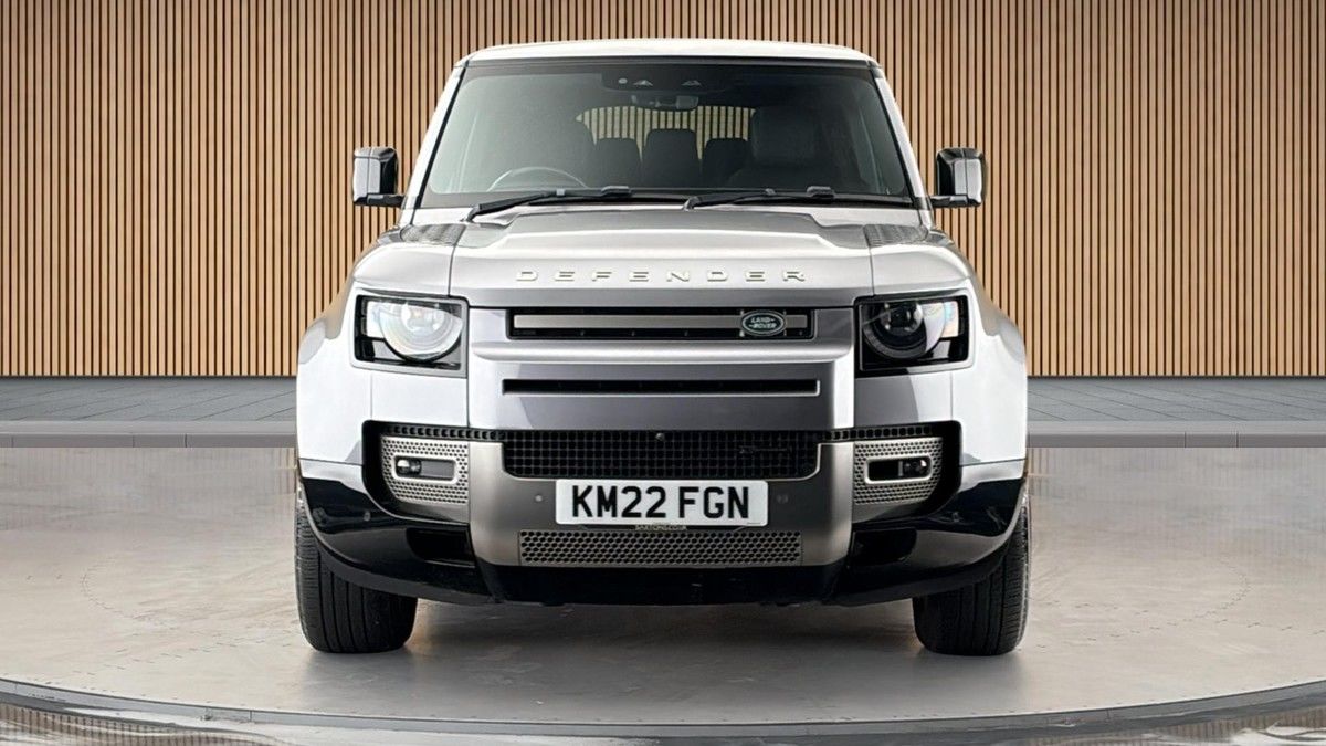 Land Rover Defender 110 Image 3