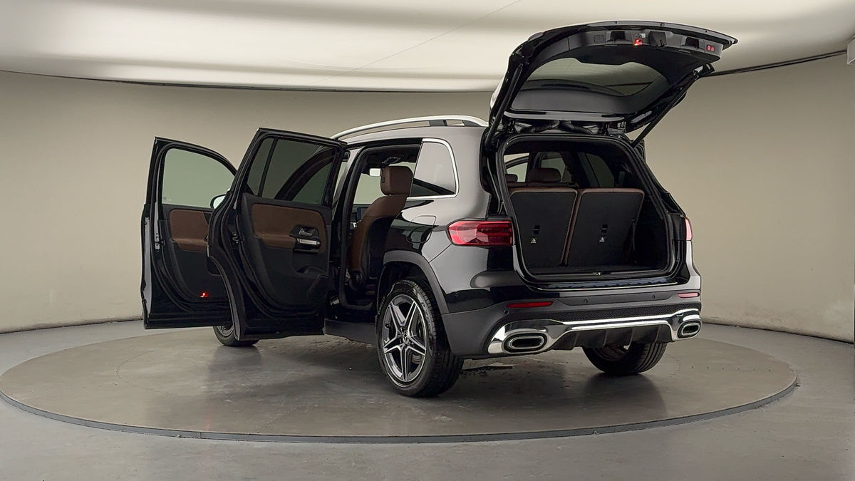 Mercedes-Benz GLB Image 23