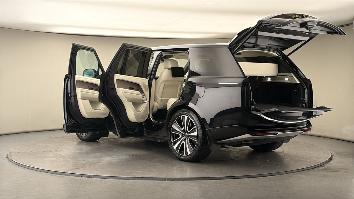 More views of Land Rover Range Rover