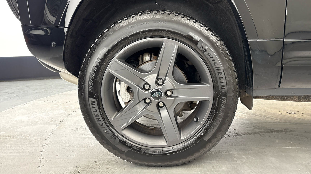 Land Rover Defender 90 Image 10