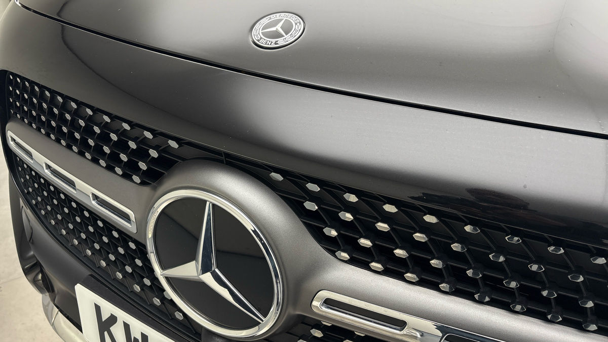 Mercedes-Benz GLB Image 24