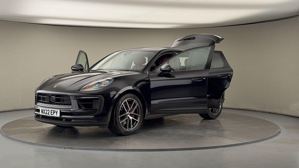 More views of Porsche Macan