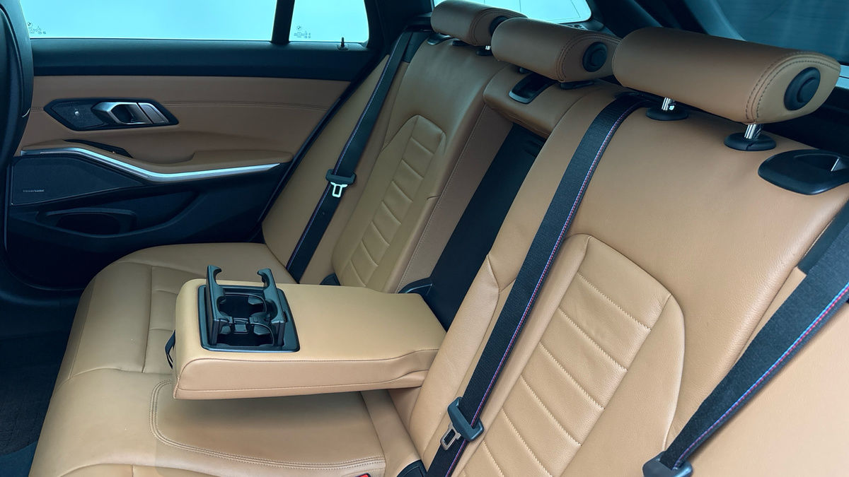 BMW 3 Series Image 9