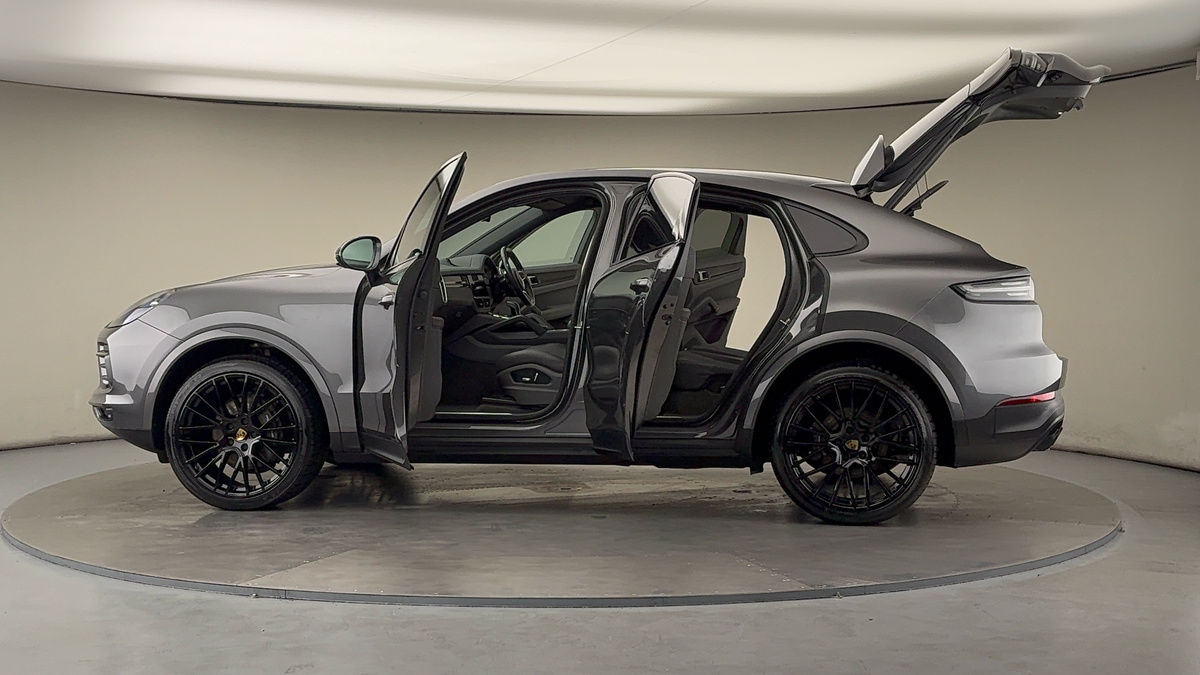More views of Porsche Cayenne