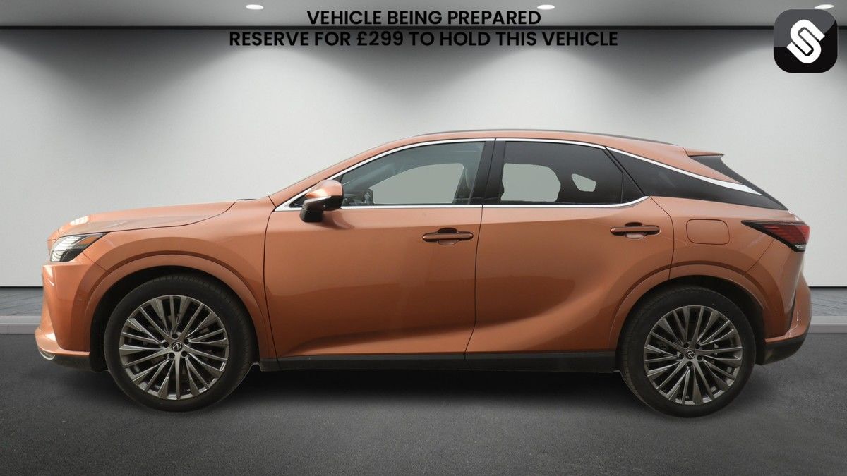 Lexus RX Image 6