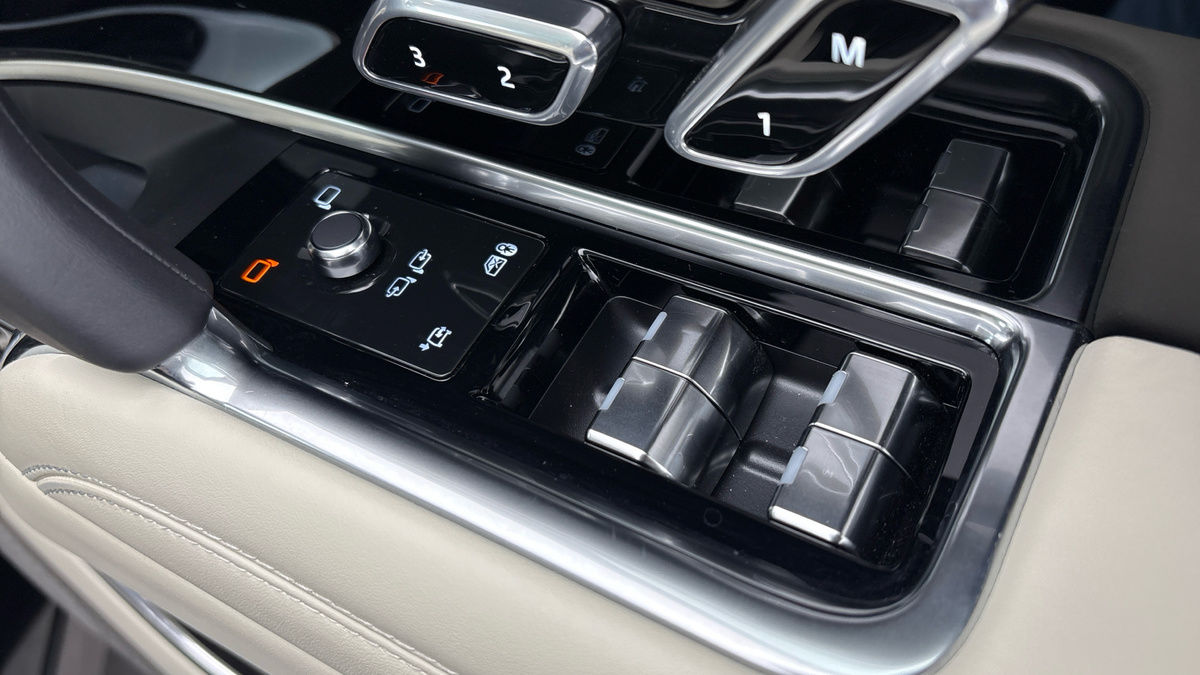 Land Rover Range Rover Image 25