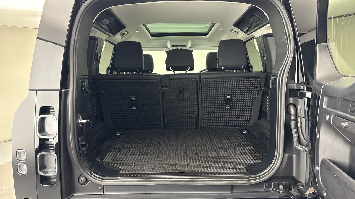Land Rover Defender 110 Urban Image 11