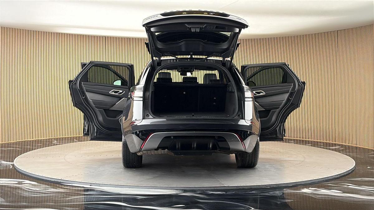 More views of Land Rover Range Rover Velar