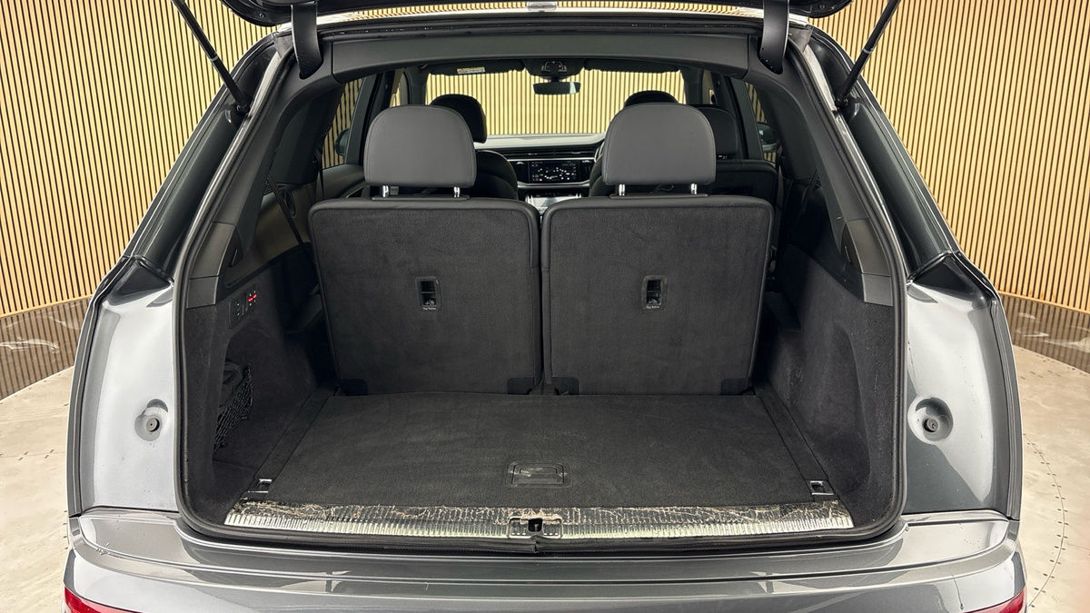 Audi Q7 Image 11