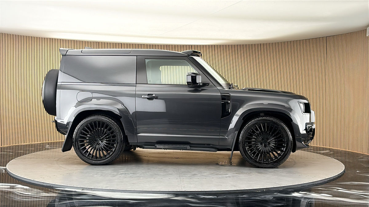 More views of Land Rover Defender 90