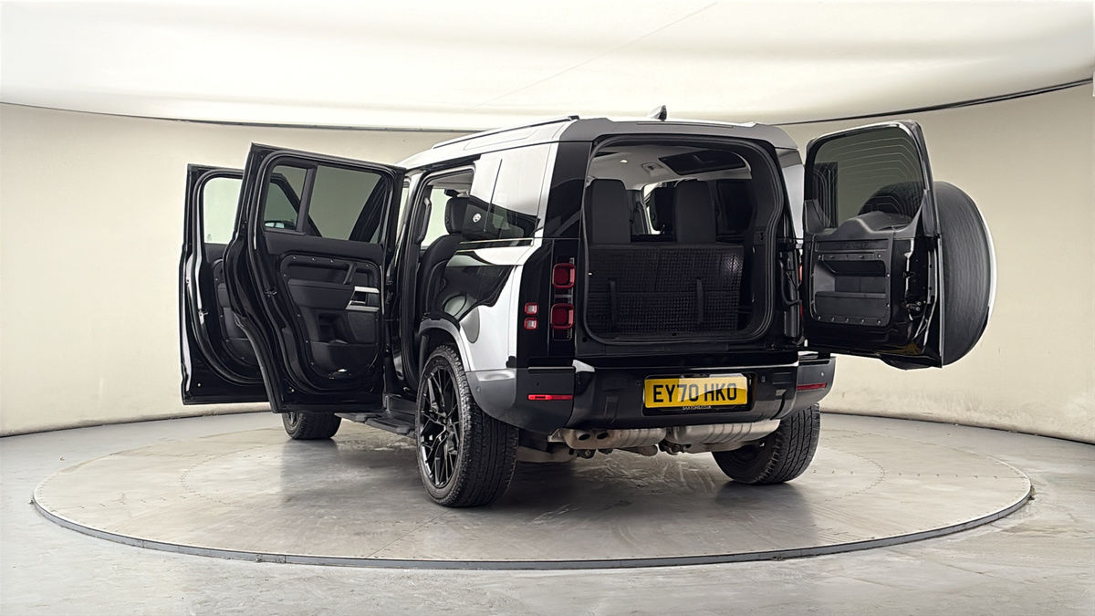 More views of Land Rover Defender 110