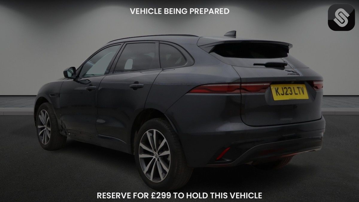 Jaguar F-PACE Image 3