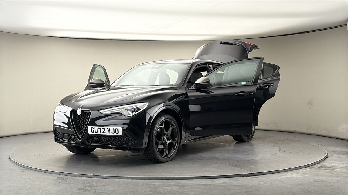 More views of Alfa Romeo Stelvio