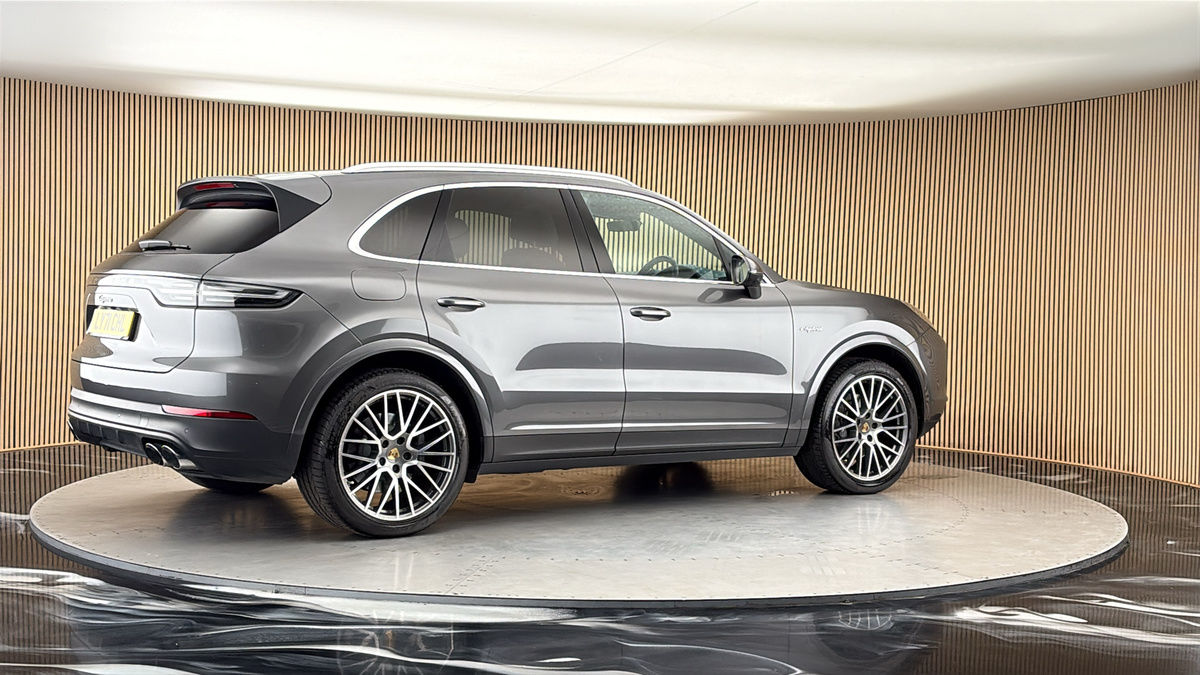 More views of Porsche Cayenne
