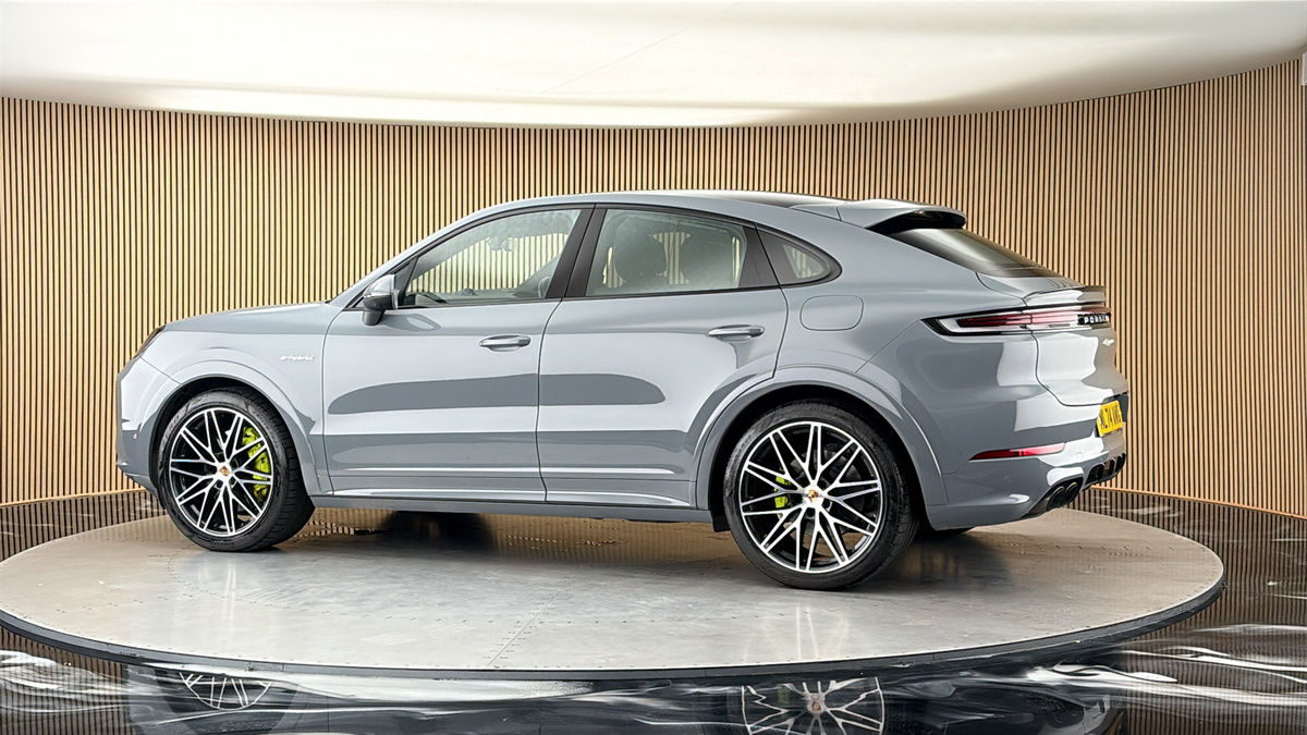 More views of Porsche Cayenne