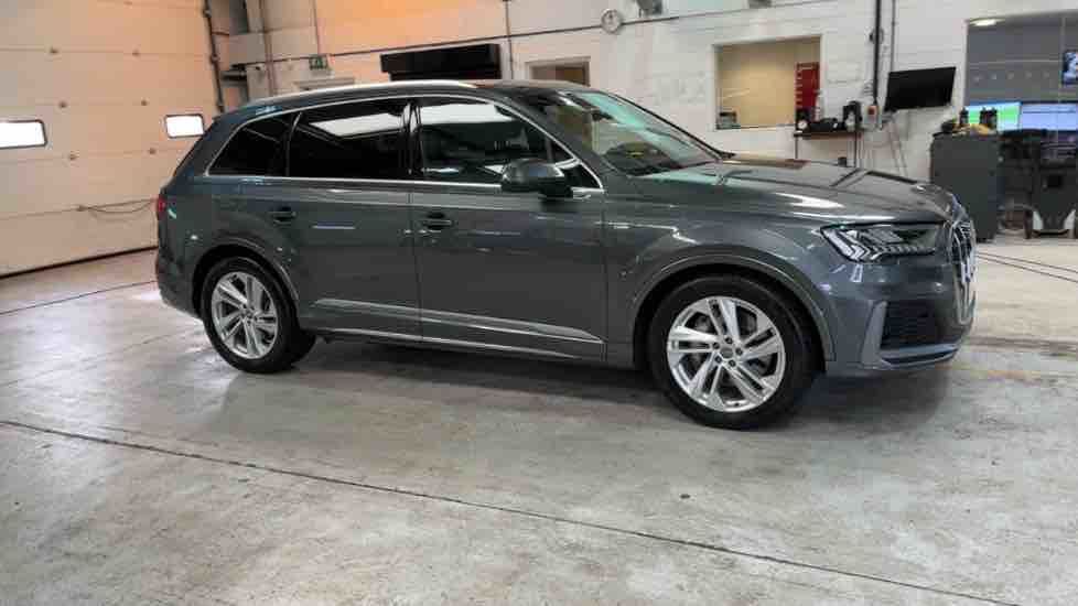 More views of Audi Q7