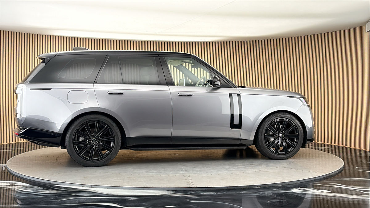 More views of Land Rover Range Rover