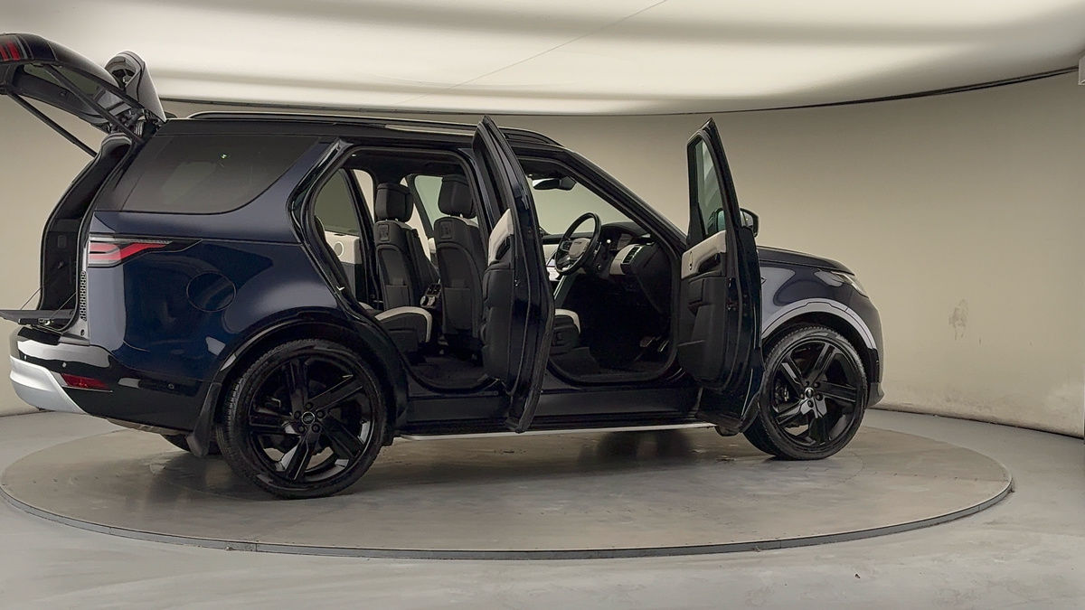 More views of Land Rover Discovery