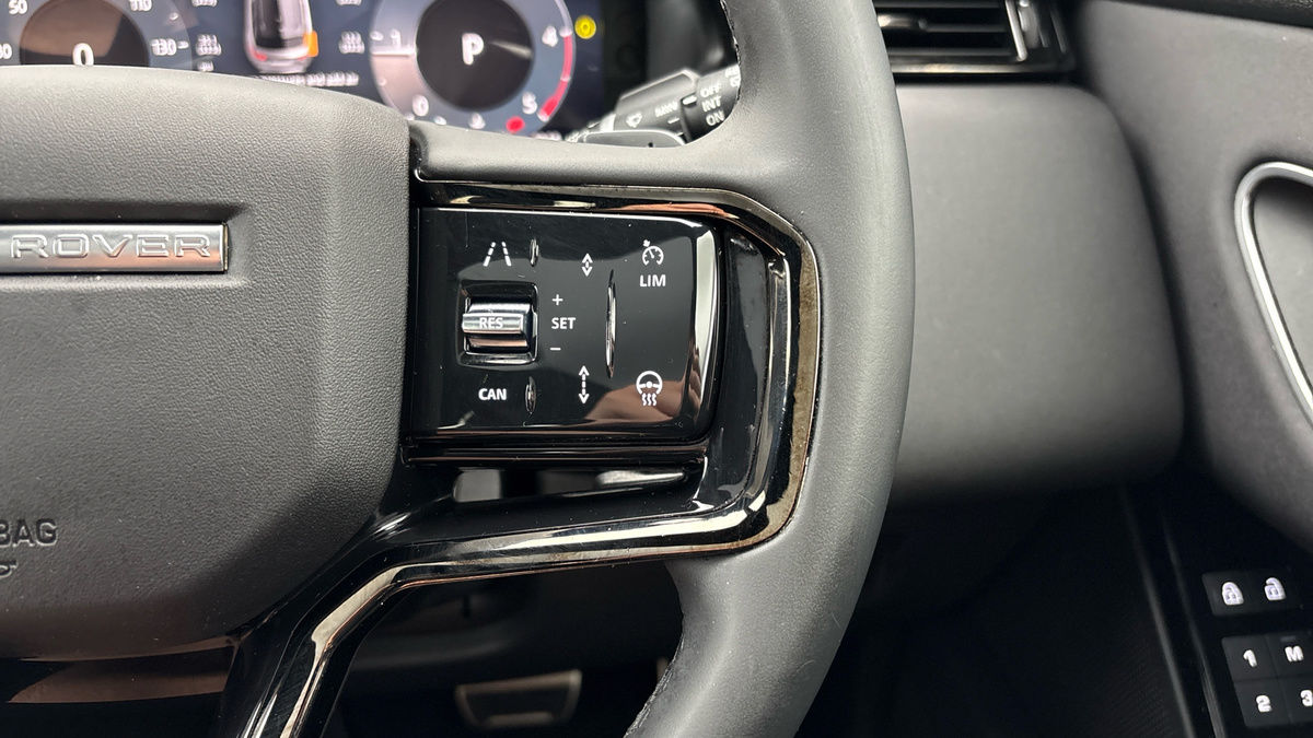 Land Rover Range Rover Velar Image 14