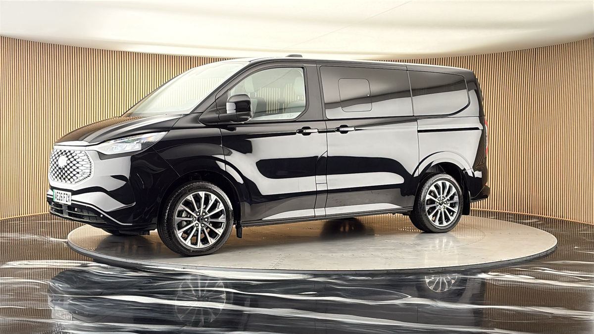 More views of Ford E-Tourneo Custom