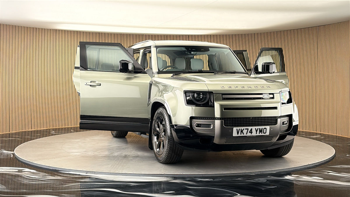 More views of Land Rover Defender 110