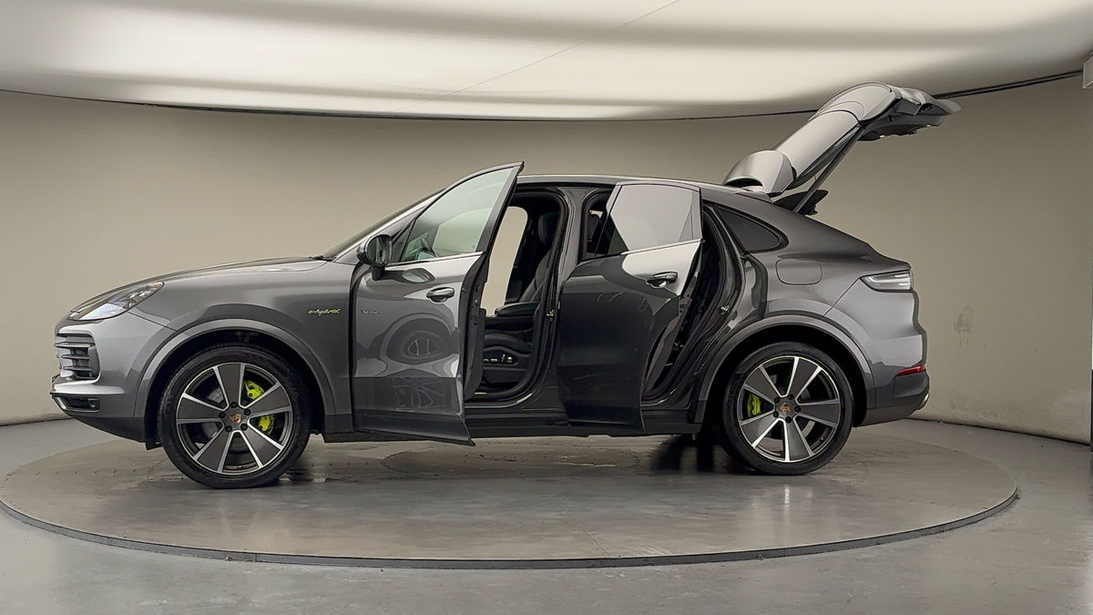 More views of Porsche Cayenne