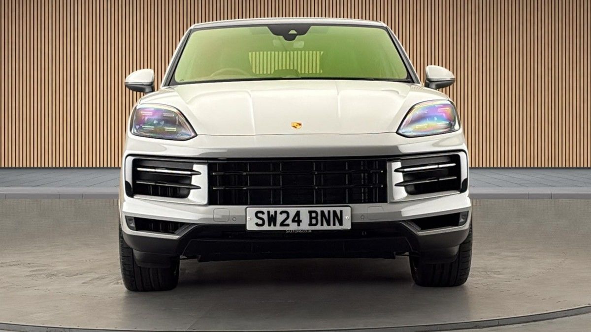 Porsche Cayenne Image 3