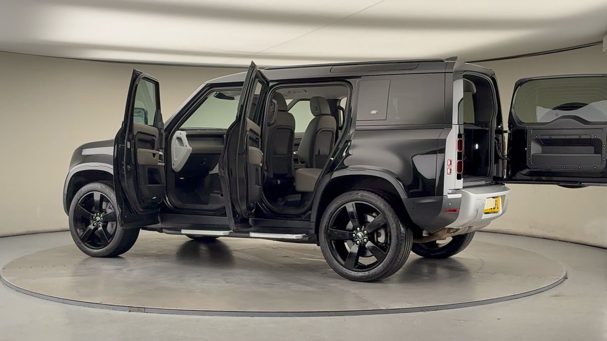 More views of Land Rover Defender 110