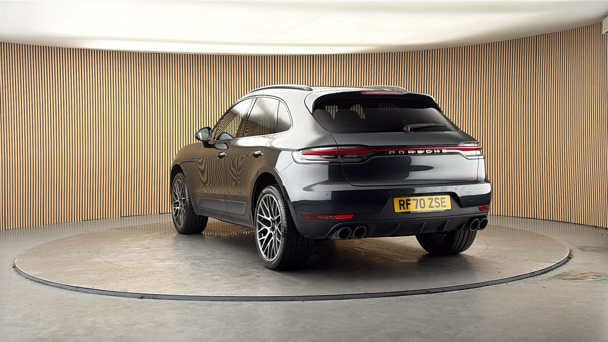 More views of Porsche Macan